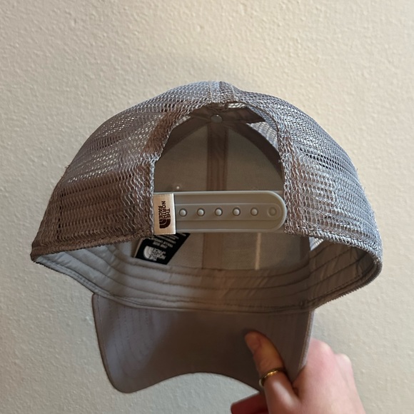 The North Face Hat - Picture 2 of 3